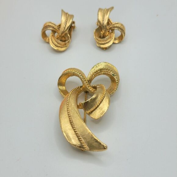 Vintage Gold bow brooch & earrings set - Picture 1 of 4